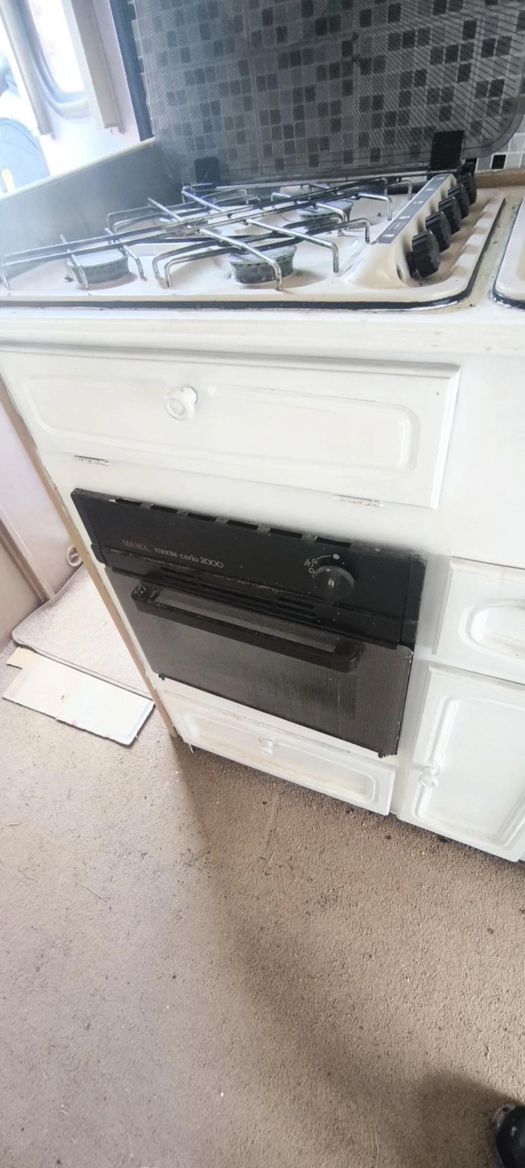 Каравана EVM ELITE, снимка 11 - Каравани и кемпери - 54206861