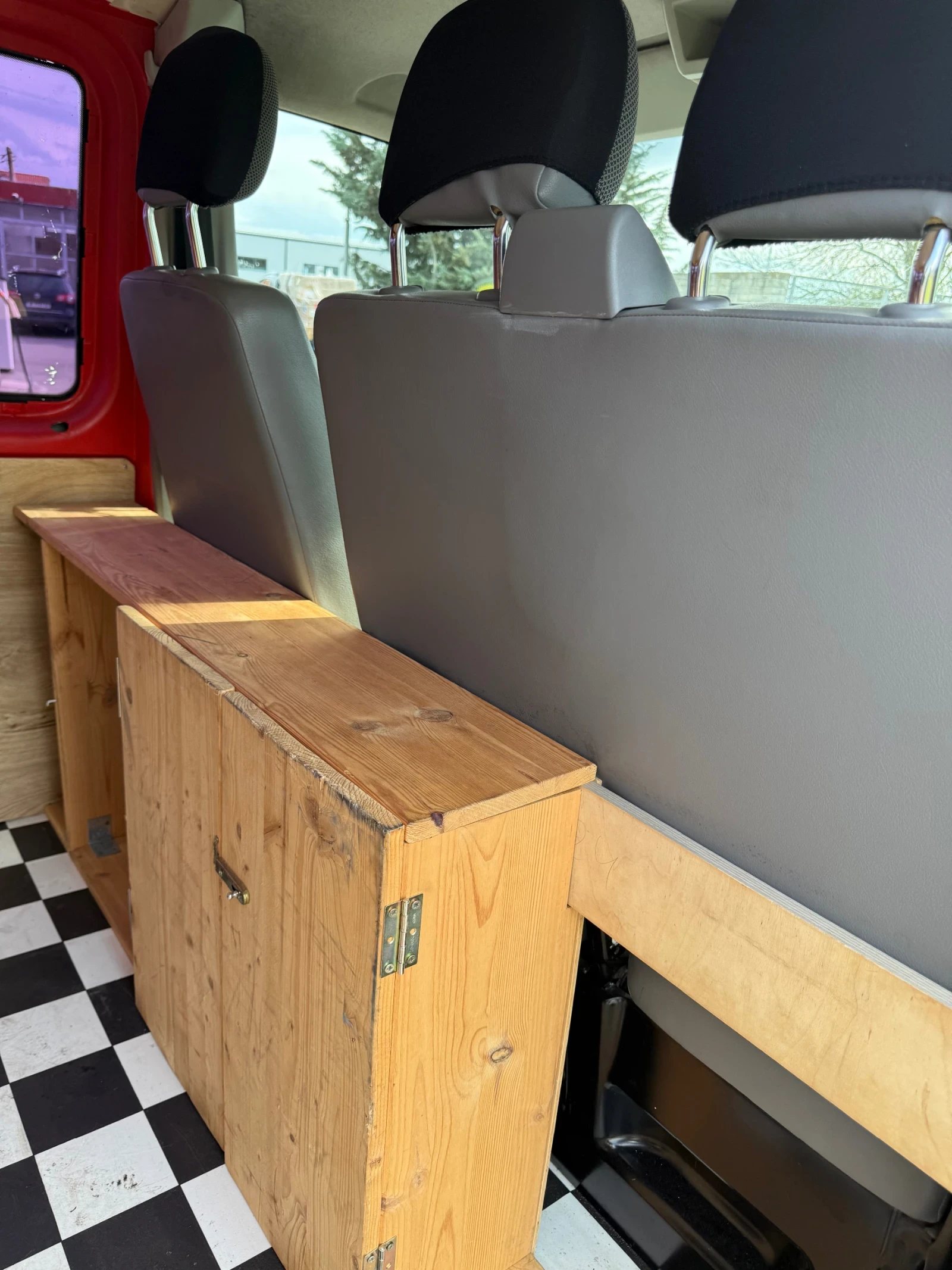 Кемпер VW T5, снимка 7 - Каравани и кемпери - 54357262