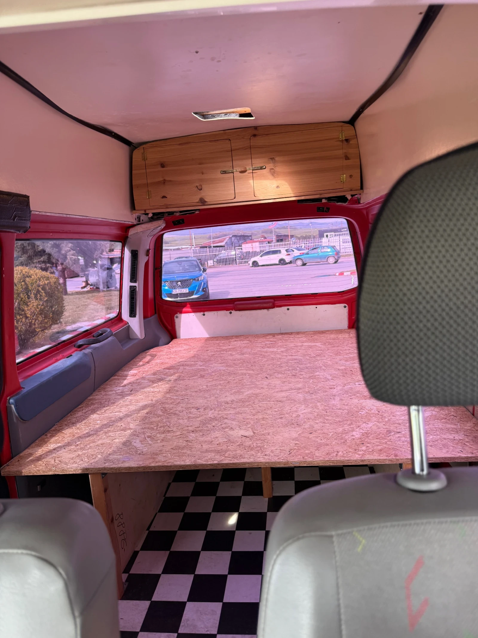 Кемпер VW T5, снимка 13 - Каравани и кемпери - 54357262