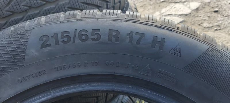 Гуми Зимни 215/65R17, снимка 10 - Гуми и джанти - 30918493