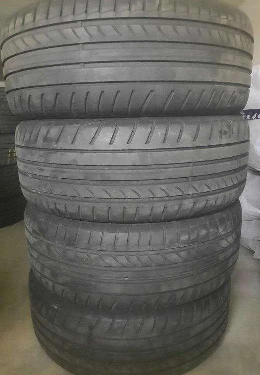 Гуми Летни 235/55R17, снимка 1 - Гуми и джанти - 36312373