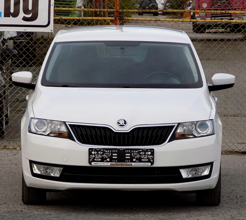 Skoda Rapid 1.6TDi/105к/XENON/NAVi/КЛИМАТРОНИК/РЕАЛНИ КМ, снимка 2 - Автомобили и джипове - 47272873