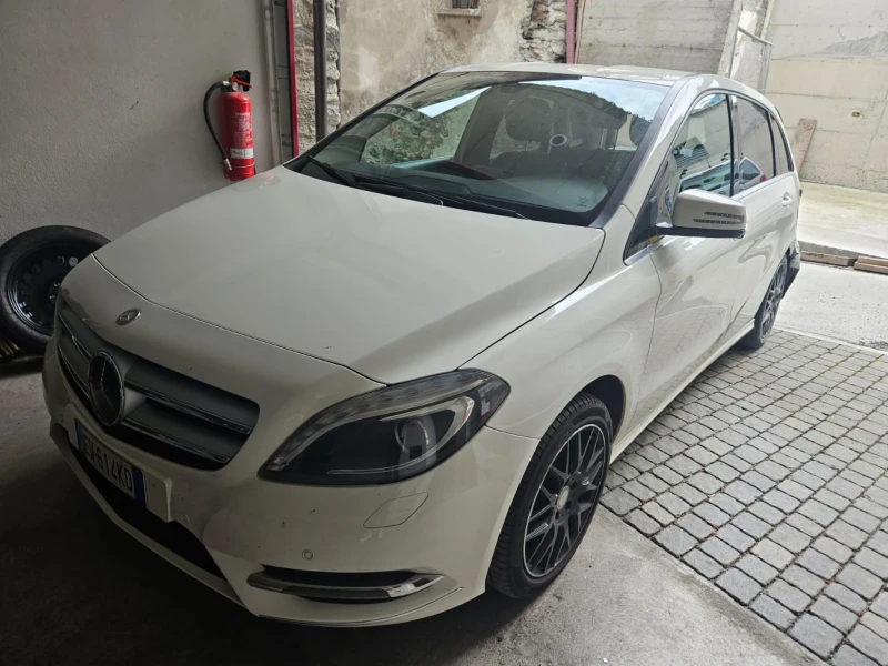 Mercedes-Benz B 200 Executive, снимка 1 - Автомобили и джипове - 47456671