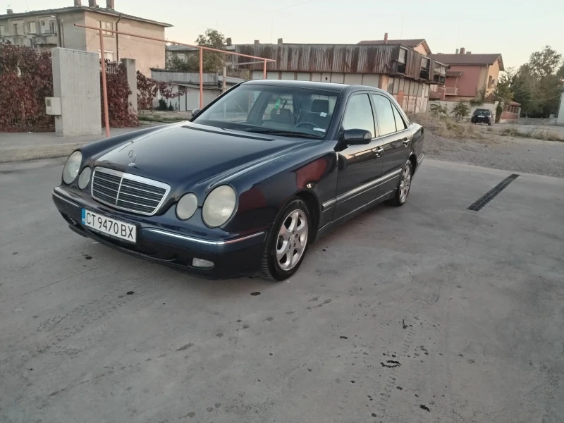 Mercedes-Benz E 200, снимка 2 - Автомобили и джипове - 47655284