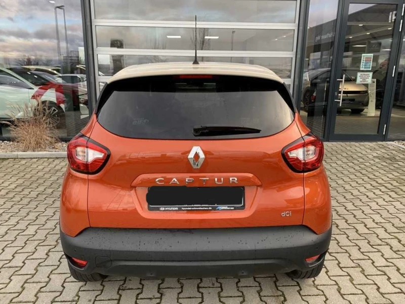 Renault Captur 1.5 dCI, снимка 8 - Автомобили и джипове - 48512776