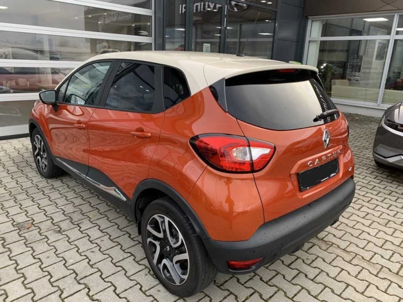 Renault Captur 1.5 dCI, снимка 9 - Автомобили и джипове - 48512776