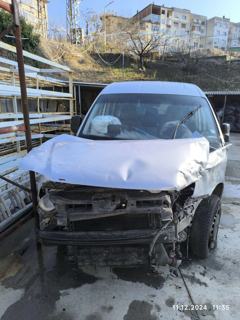 VW Caddy, снимка 5 - Автомобили и джипове - 48568536