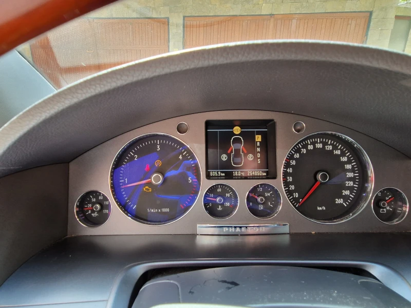 VW Phaeton, снимка 16 - Автомобили и джипове - 52667729