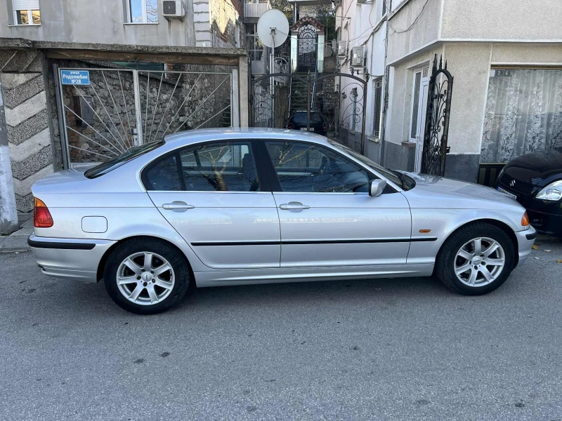 BMW 320, снимка 3 - Автомобили и джипове - 52275113