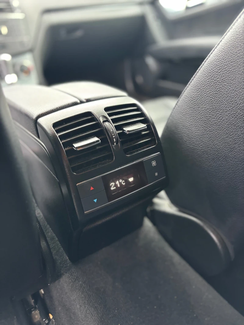 Mercedes-Benz 220, снимка 17 - Автомобили и джипове - 52306111