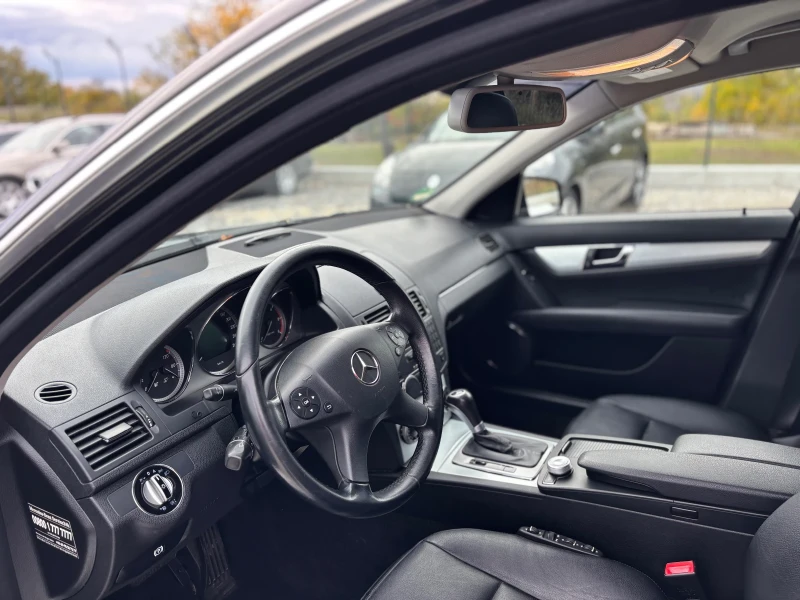 Mercedes-Benz 220, снимка 11 - Автомобили и джипове - 52306111