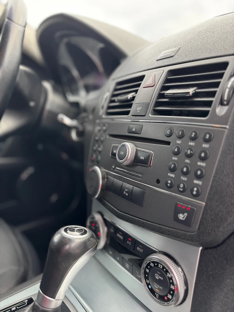 Mercedes-Benz 220, снимка 16 - Автомобили и джипове - 52306111