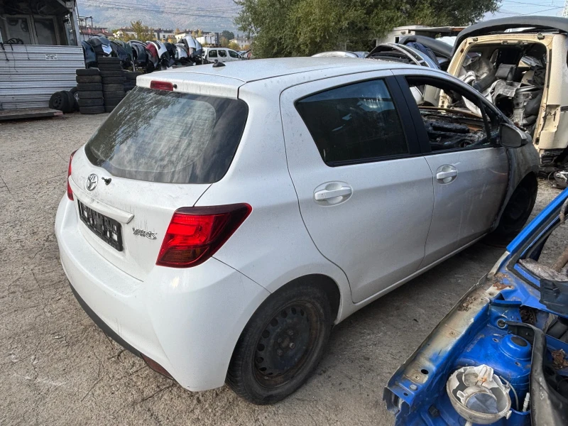 Toyota Yaris 1.3 VVTi, снимка 2 - Автомобили и джипове - 52071887