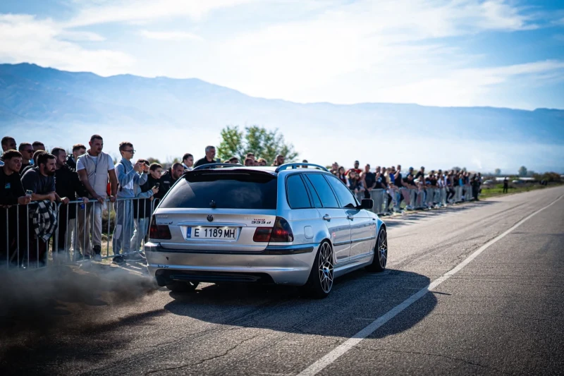 BMW 330, снимка 2 - Автомобили и джипове - 52670949