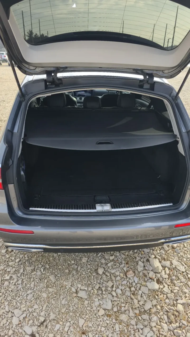 Mercedes-Benz E 220 220 D, снимка 5 - Автомобили и джипове - 52735428