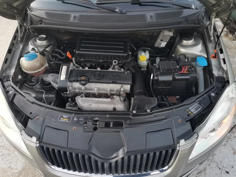 Skoda Fabia 1.4-86кс Климатик, снимка 14 - Автомобили и джипове - 52792674