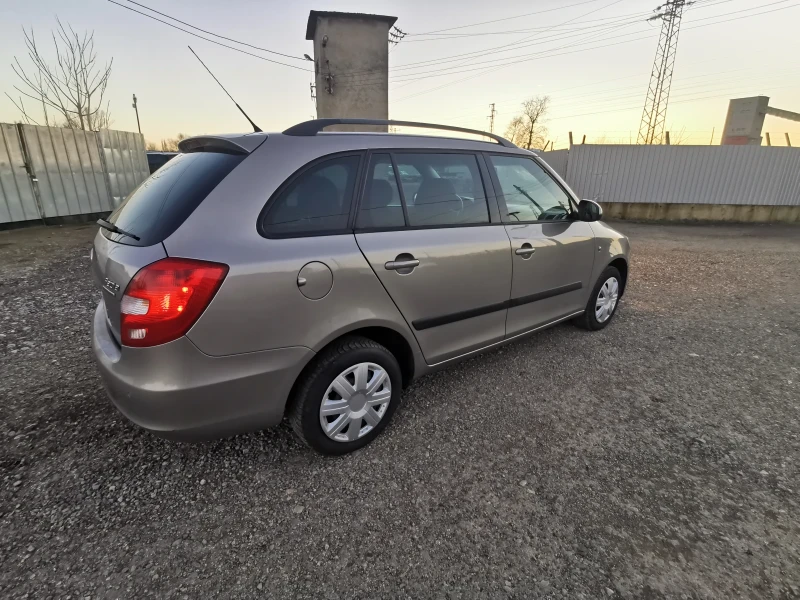 Skoda Fabia 1.4-86кс Климатик, снимка 6 - Автомобили и джипове - 52792674