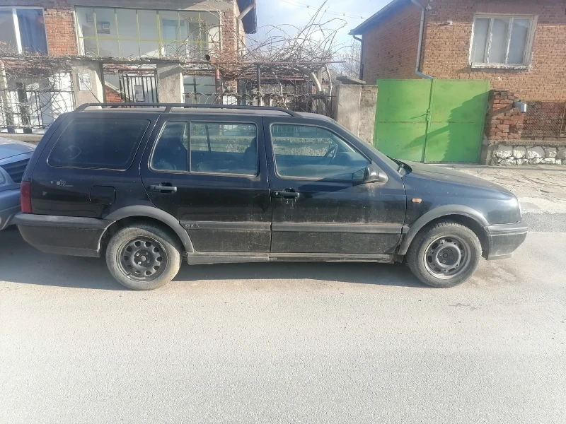 VW Golf, снимка 3 - Автомобили и джипове - 52945130