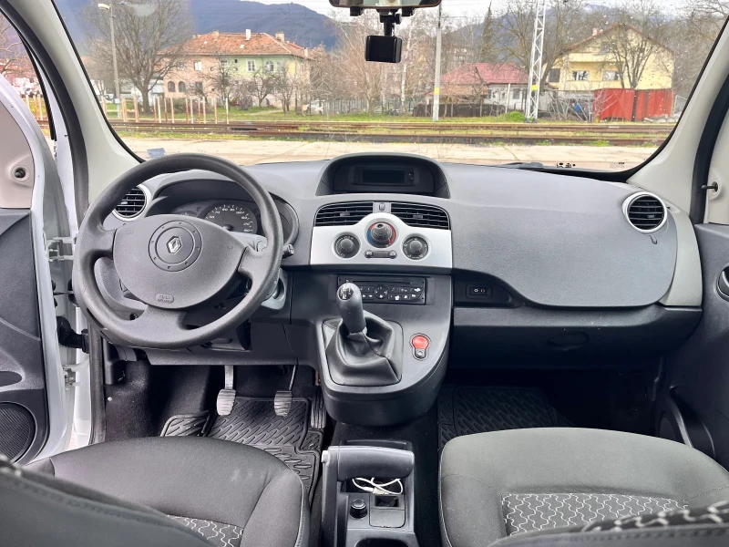 Renault Kangoo, снимка 10 - Автомобили и джипове - 53572097