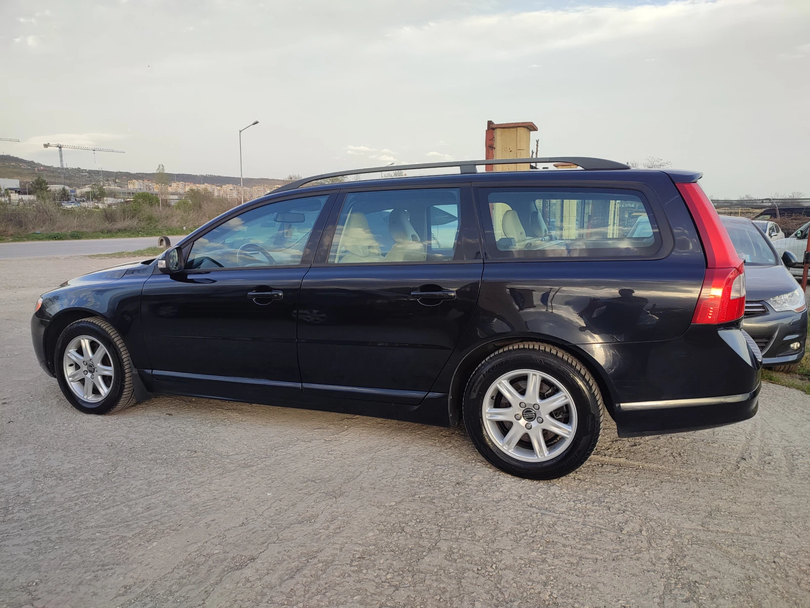 Volvo V70 2.5 T full - изображение 3