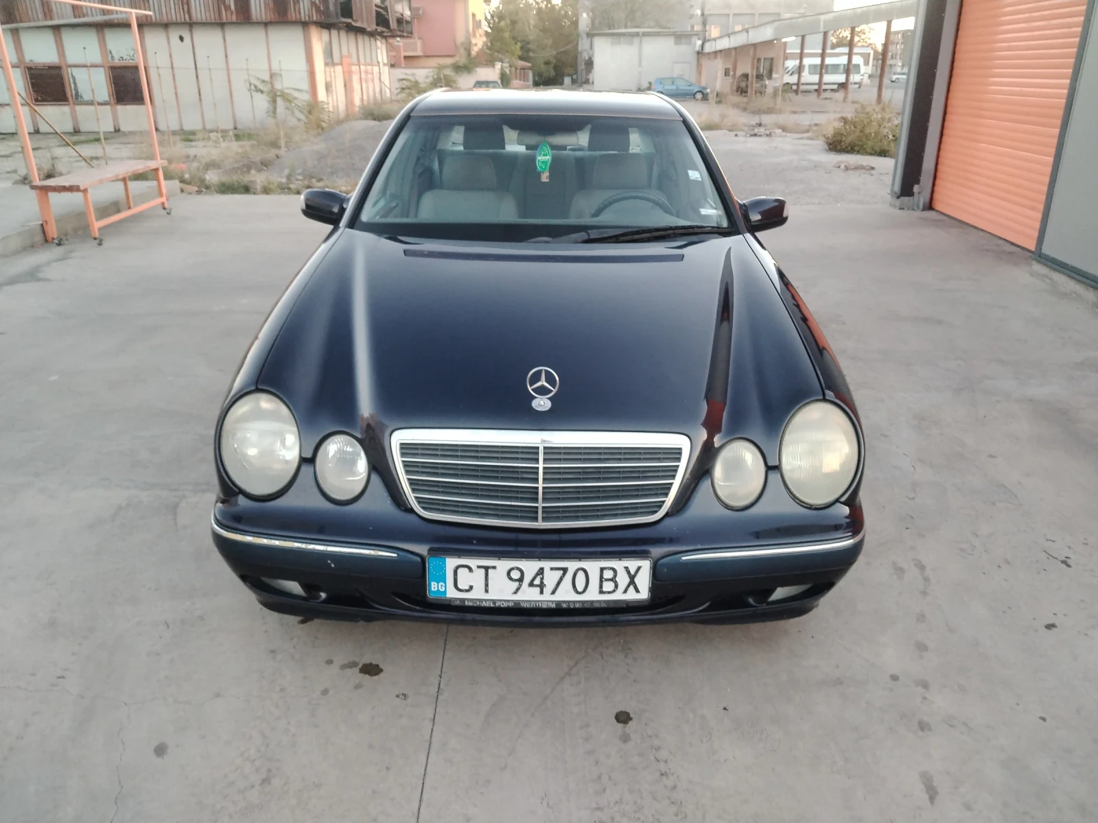 Mercedes-Benz E 200  - изображение 3