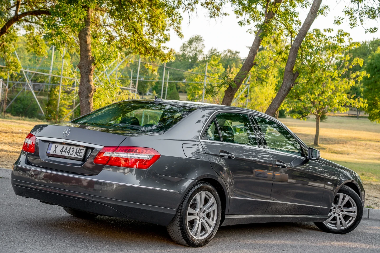 Mercedes-Benz E 220 Avatgarde - изображение 6
