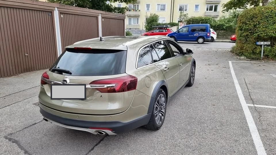 Opel Insignia Sports Tourer 2.0 CDTI Bi turbo 4x4 - изображение 3