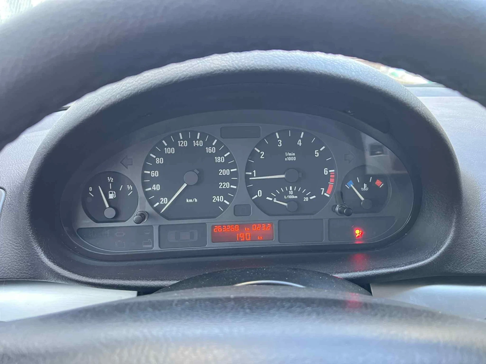 BMW 320  - изображение 9