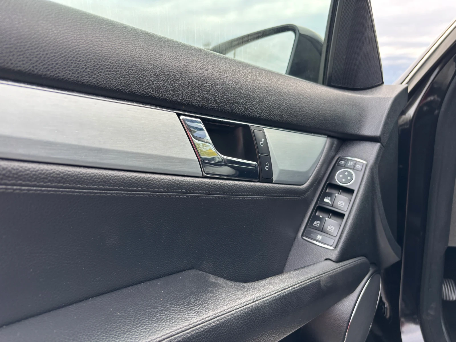 Mercedes-Benz 220 | Mobile.bg   12