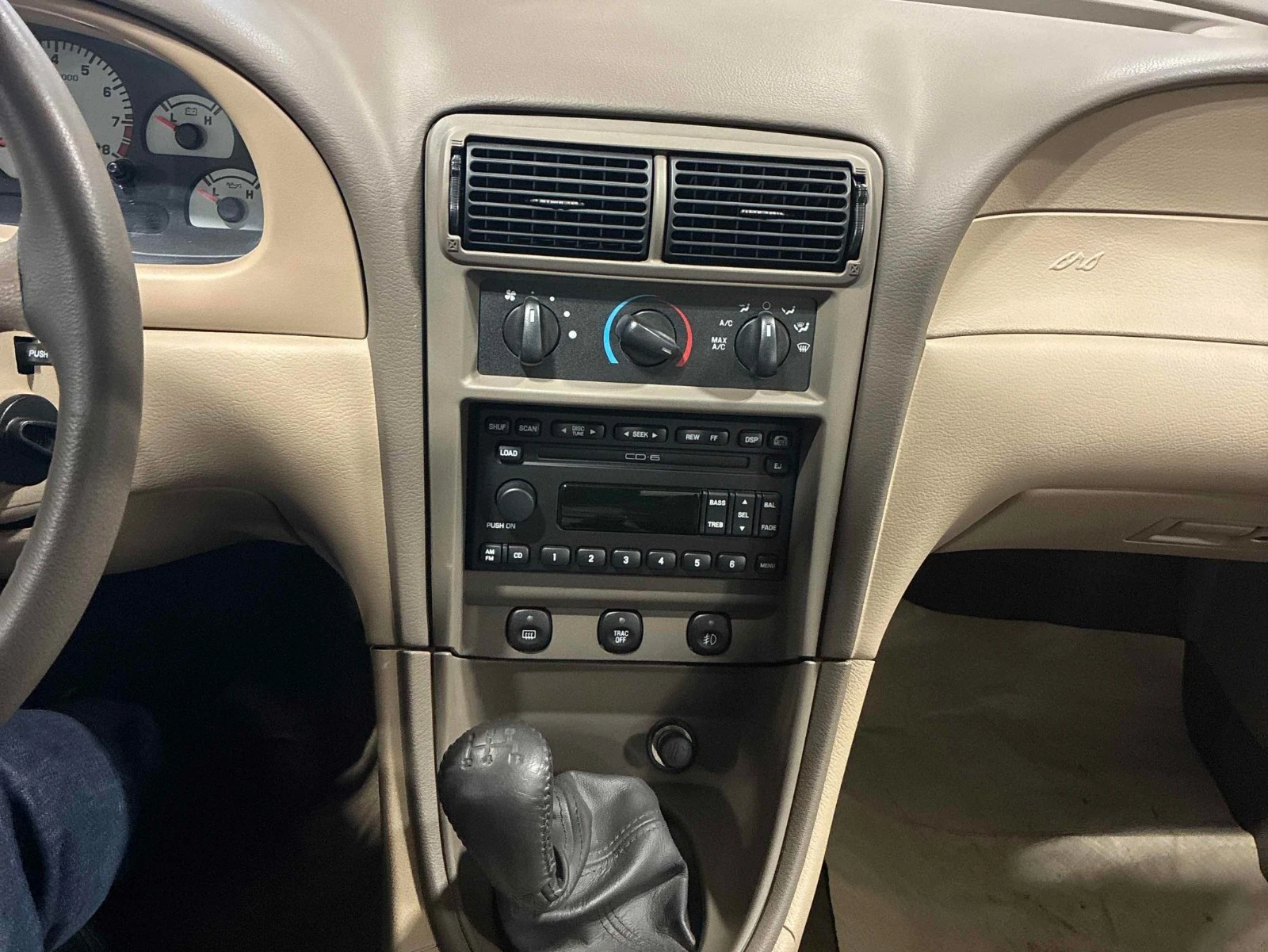 Ford Mustang 99km! showroom cond. CARFAX АВТО КРЕДИТ  - изображение 9