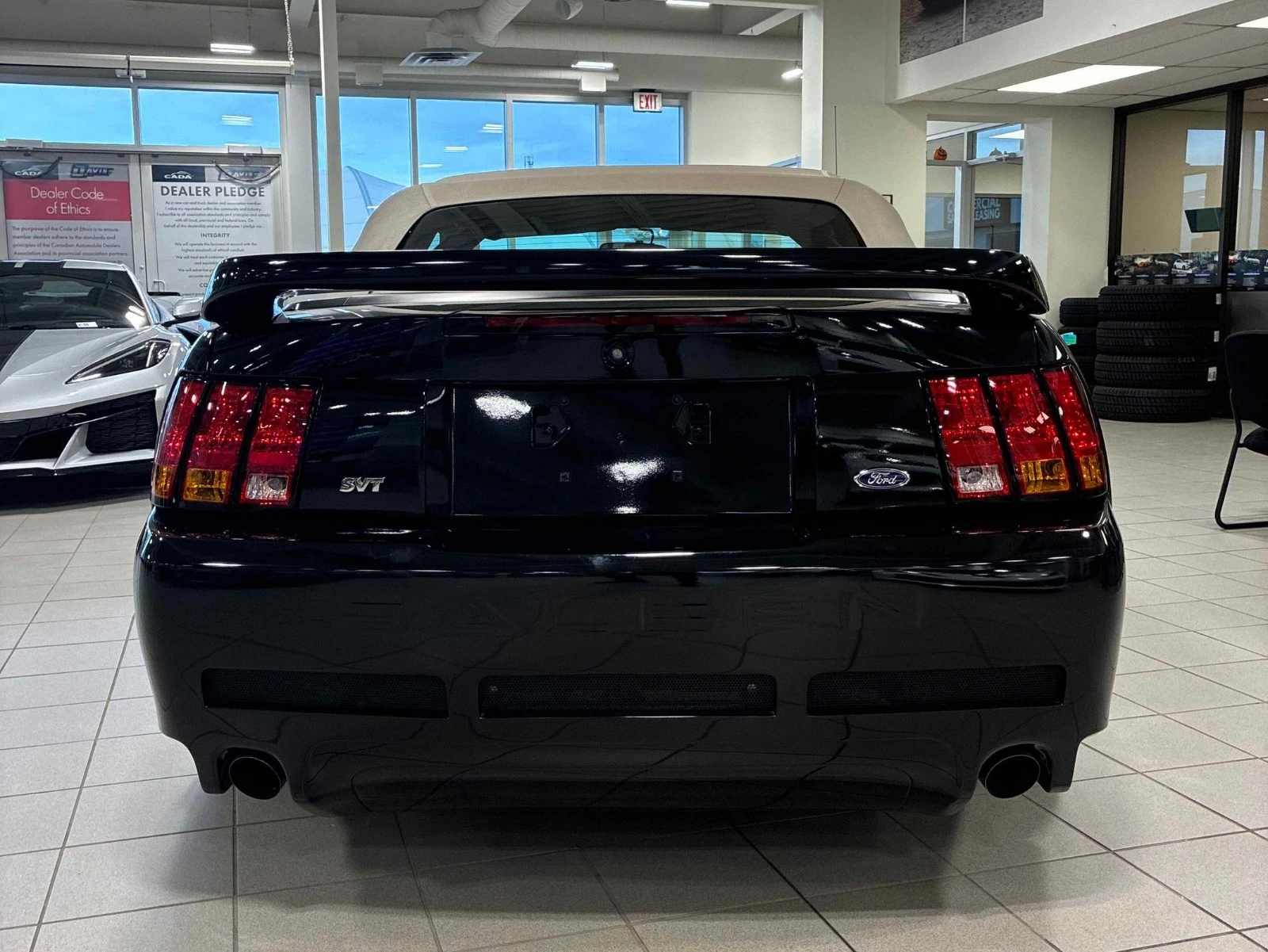 Ford Mustang 99km! showroom cond. CARFAX АВТО КРЕДИТ  - изображение 4