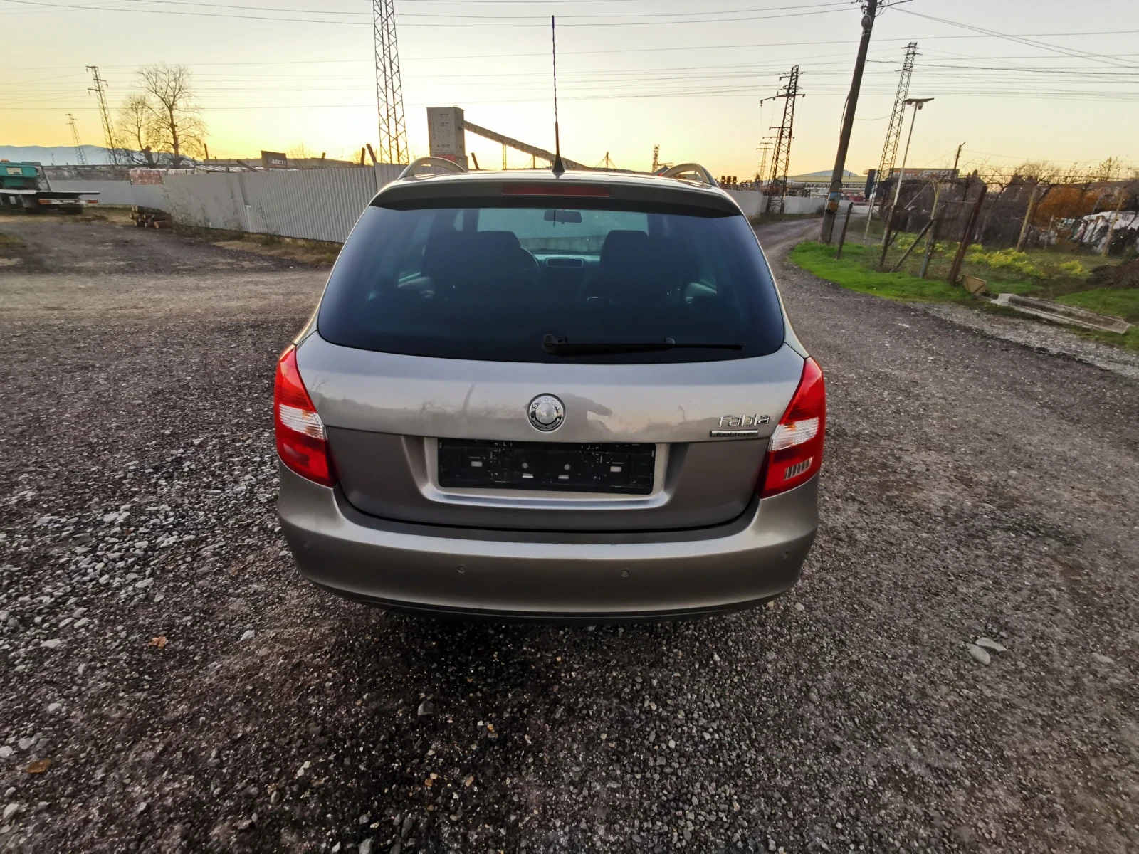 Skoda Fabia 1.4-86кс Климатик - изображение 2