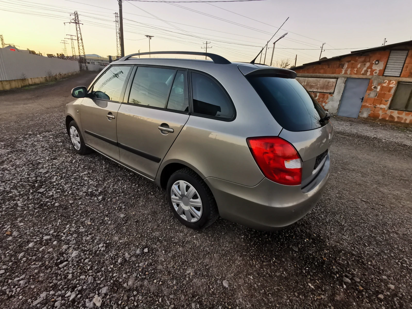 Skoda Fabia 1.4-86кс Климатик - изображение 8
