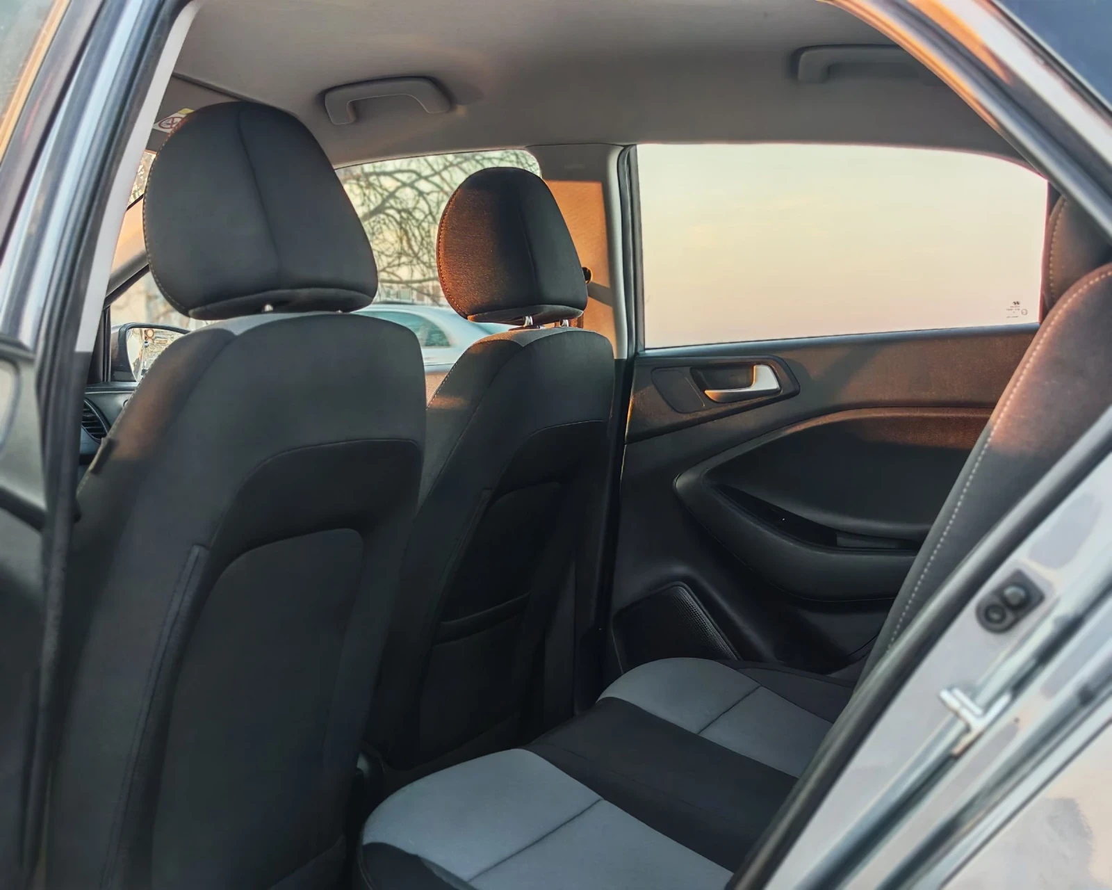 Hyundai I20 1.2 84 �.� ������ ���! 162 000 ��!  | Mobile.bg � ����������� 12