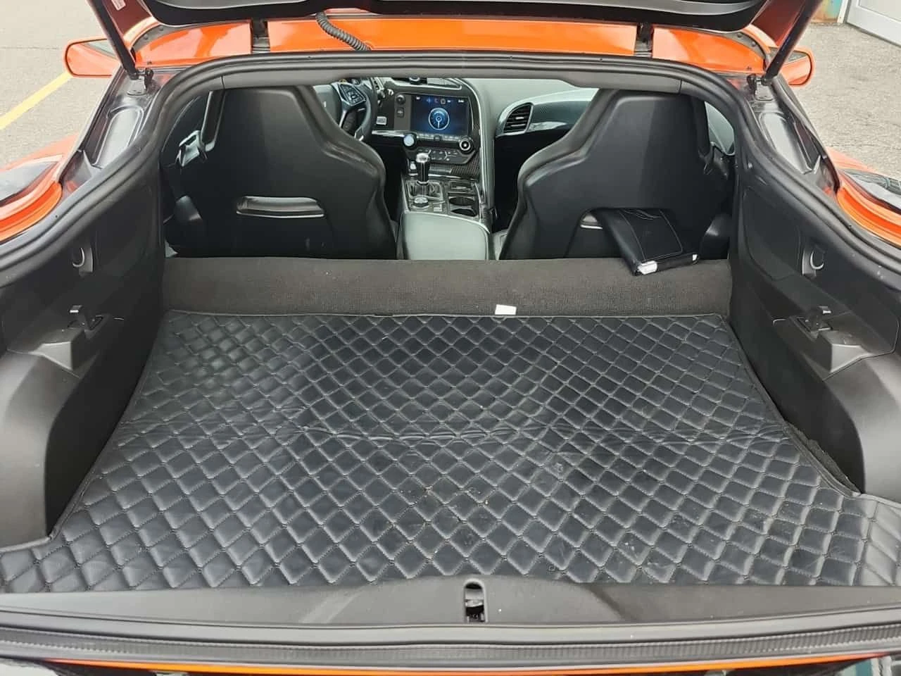 Chevrolet Corvette 1LT  CARFAX, снимка 13 - Автомобили и джипове - 53789028