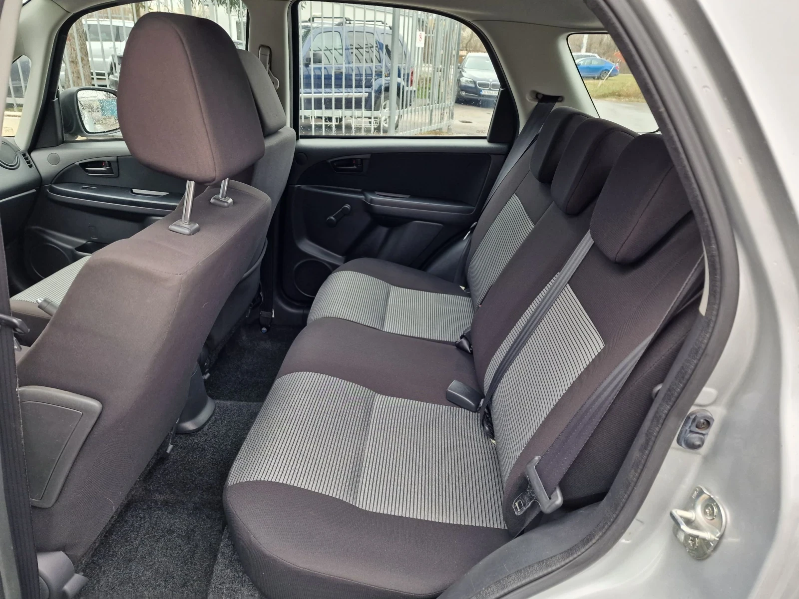 Fiat Sedici 2.0M-jet 4x4, снимка 9 - Автомобили и джипове - 54132985