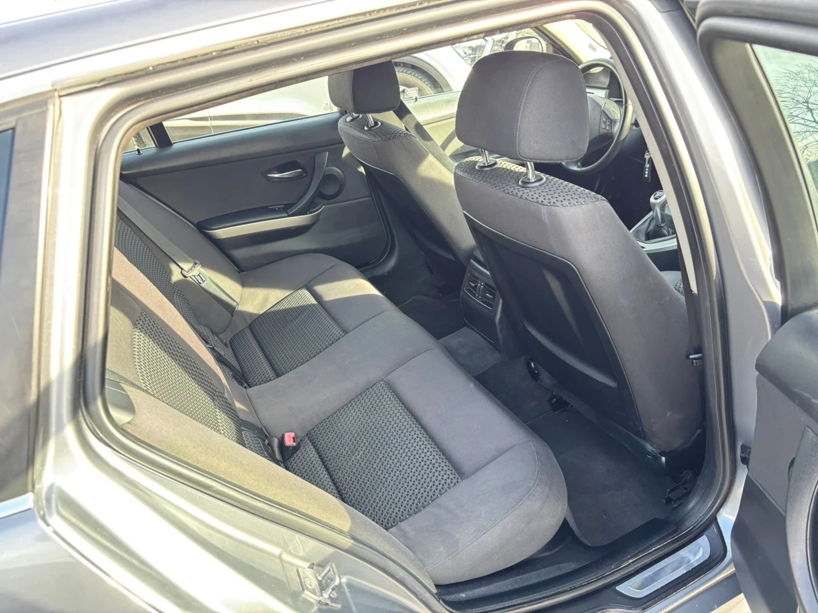 BMW 318 318d, снимка 10 - Автомобили и джипове - 55238845