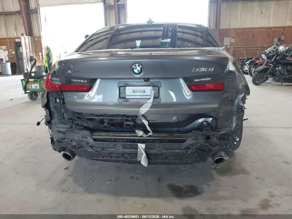 BMW 330 xDrive M SPORT | CARFAX | АВТОКРЕДИТ, снимка 7 - Автомобили и джипове - 55544109