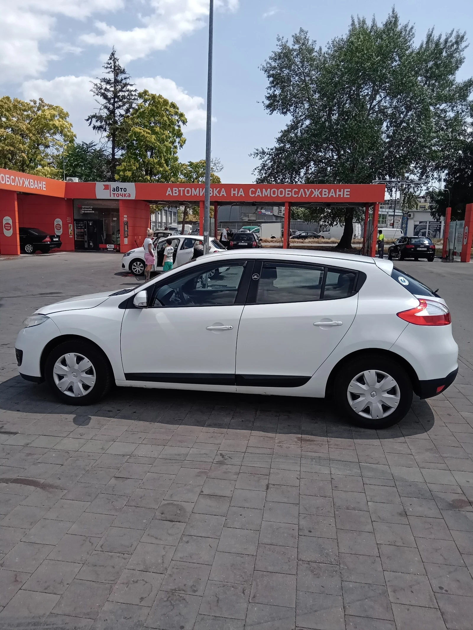 Renault Megane 1.5 dCI, снимка 2 - Автомобили и джипове - 55600557