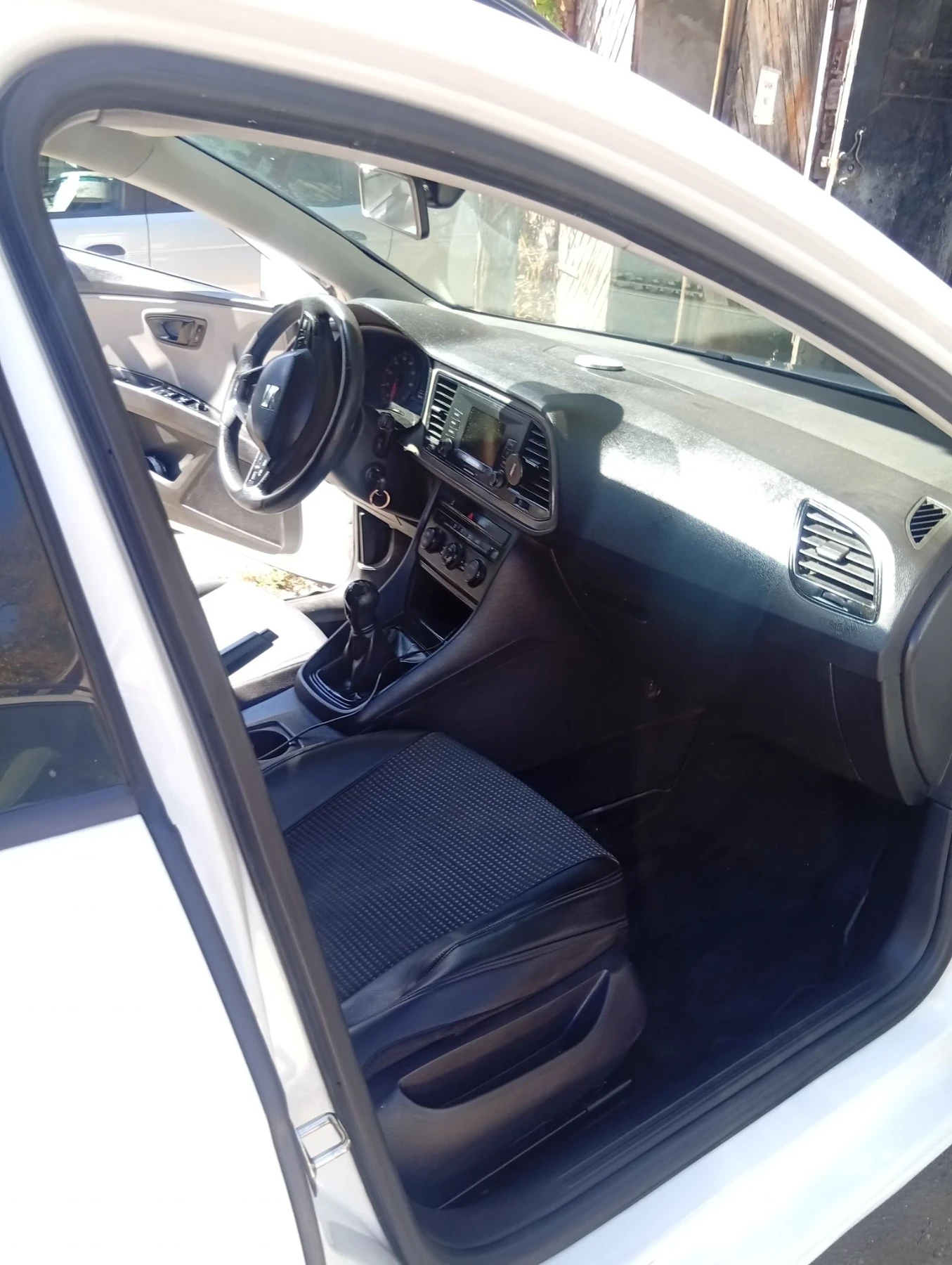 Seat Leon, снимка 6 - Автомобили и джипове - 55971679