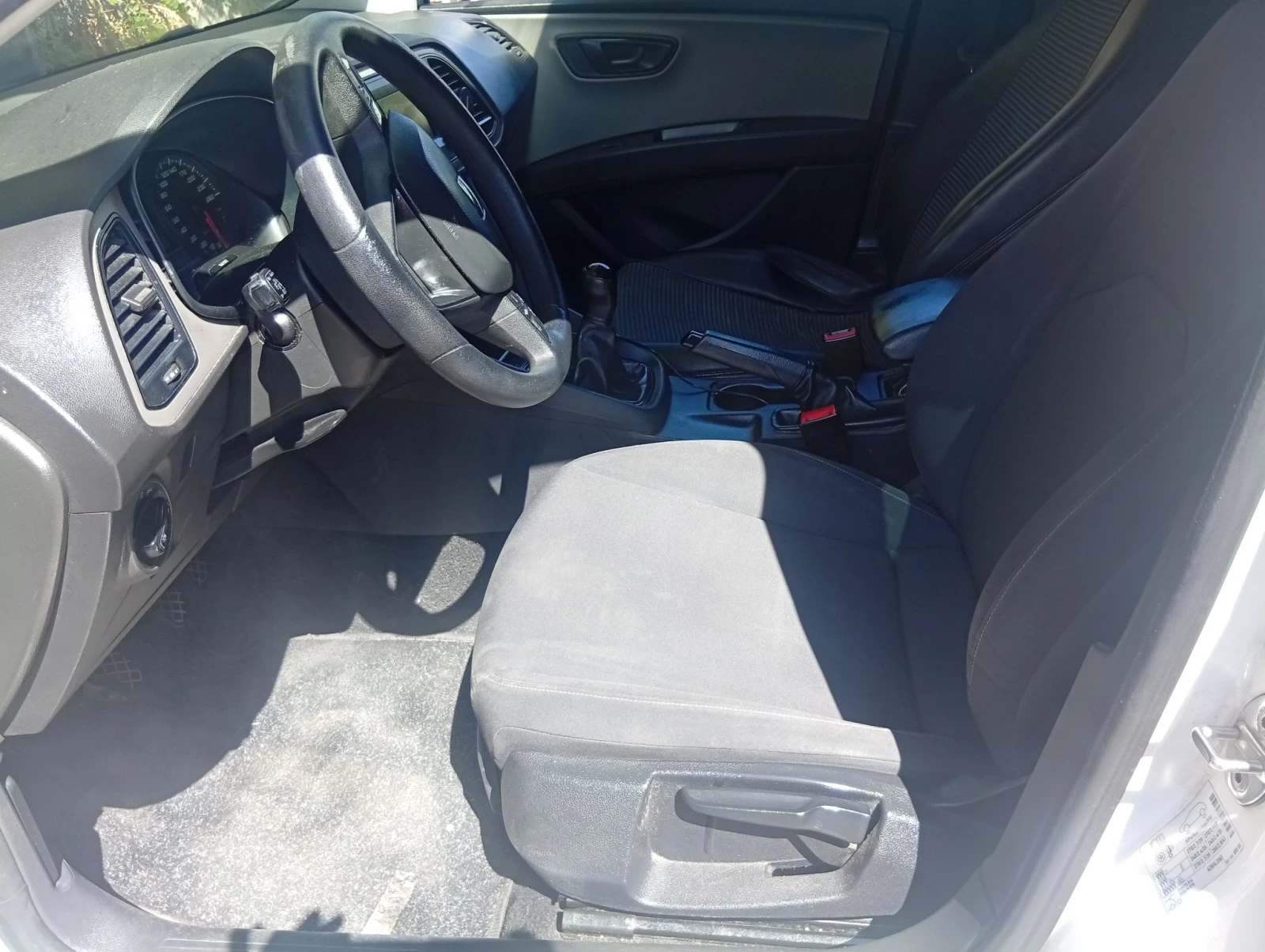 Seat Leon, снимка 3 - Автомобили и джипове - 55971679