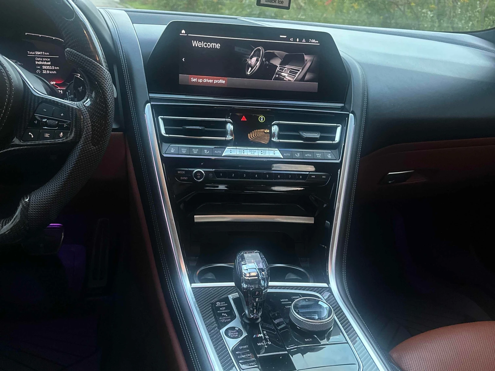 BMW 850 xDrive | CARFAX | БЕЗ ИНЦИДЕНТИ , снимка 9 - Автомобили и джипове - 56133426