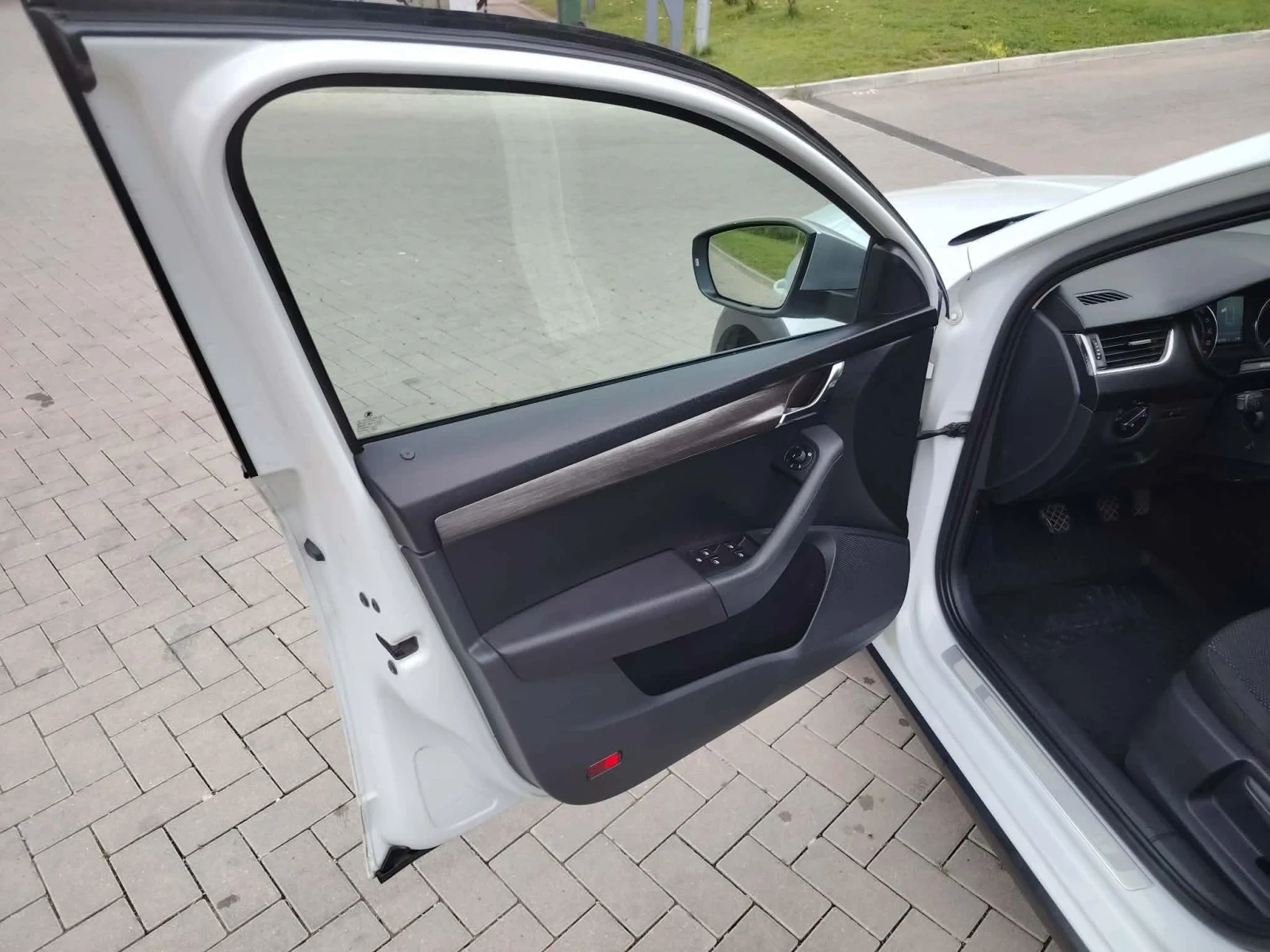 Skoda Octavia Scout - 4x4 1.6, 115к.с. , снимка 13 - Автомобили и джипове - 56227733