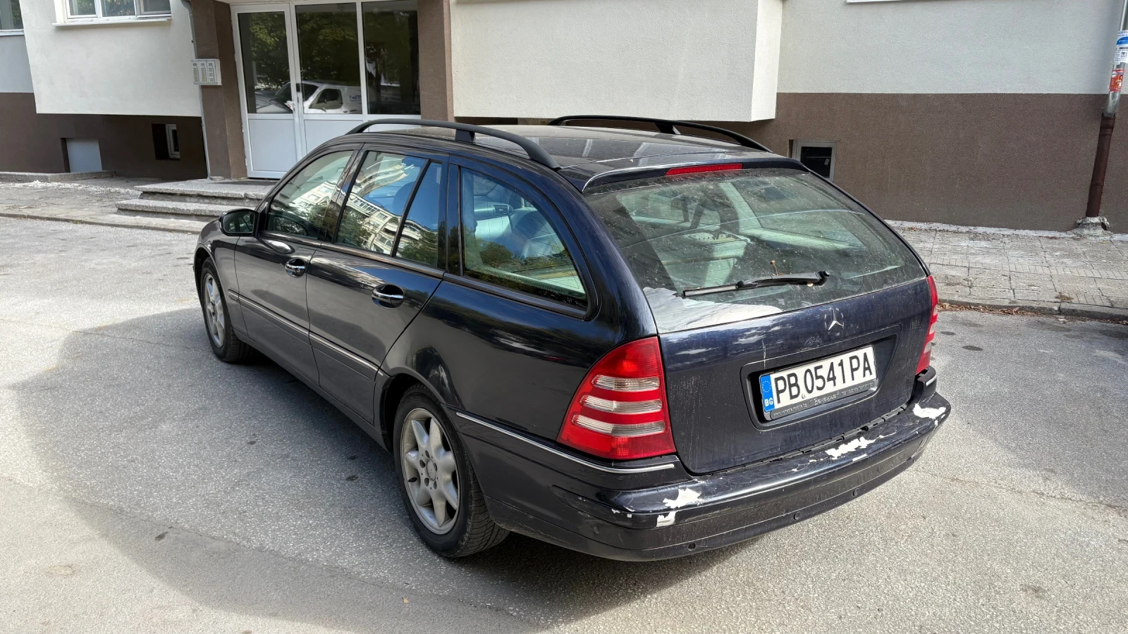 Mercedes-Benz C 220, снимка 4 - Автомобили и джипове - 56585027