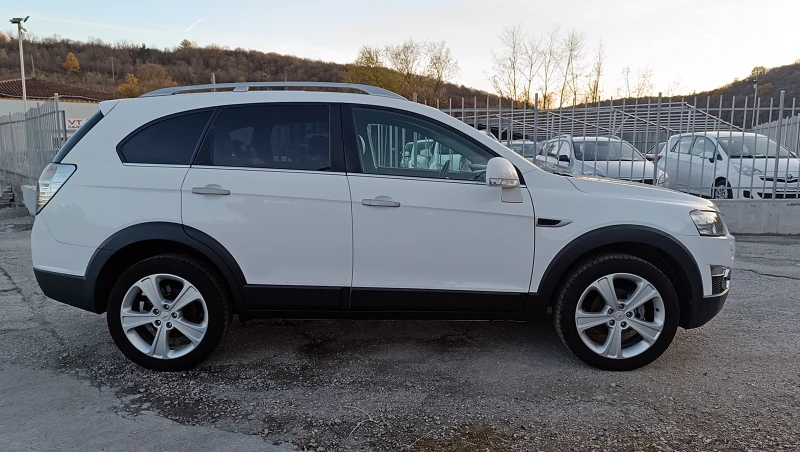 Chevrolet Captiva 2.2D 4x4 Aut., снимка 5 - Автомобили и джипове - 48068692