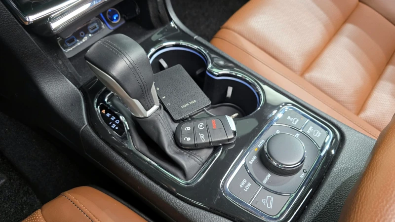 Jeep Grand cherokee 3.6 SUMMIT WK2 autogeorge.com, снимка 9 - Автомобили и джипове - 52799891