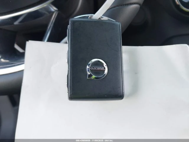 Volvo XC40 RECHARGE PURE ELECTRIC TWIN PLUS - изображение 10