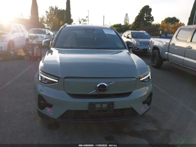Volvo XC40 RECHARGE PURE ELECTRIC TWIN PLUS, снимка 11 - Автомобили и джипове - 52830258