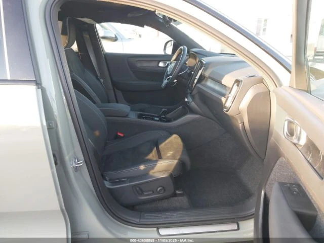 Volvo XC40 RECHARGE PURE ELECTRIC TWIN PLUS - изображение 5