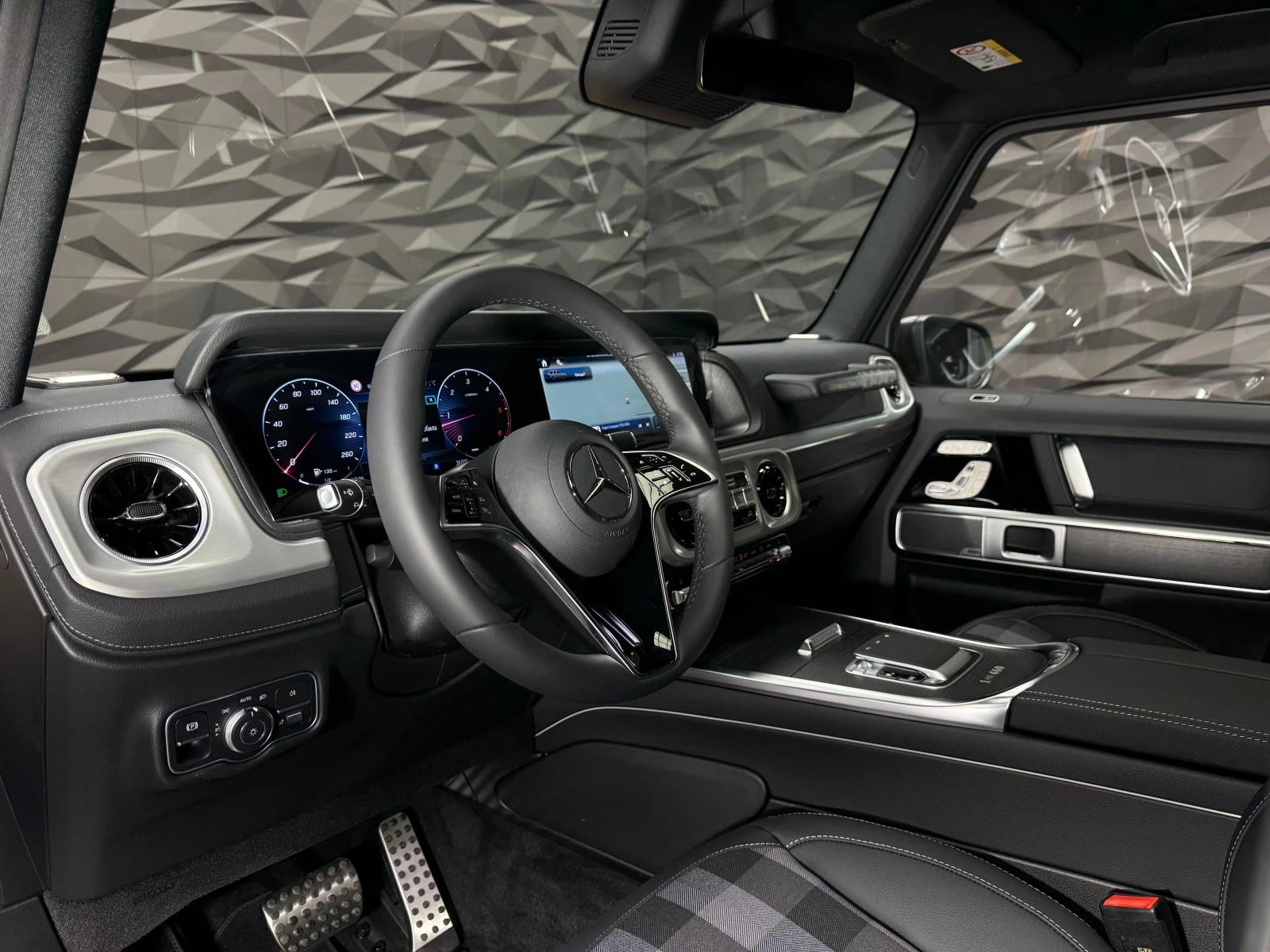 Mercedes-Benz G 450 Stronger Than 1980s* Manufaktur* Burm* Pano | Mobile.bg   13